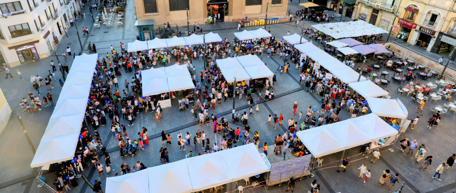 La ciència omple la plaça Corsini amb prop de 5.000 participants a la Nit Europea de la Recerca